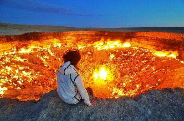 Туркмения попросит международных специалистов помочь потушить кратер «Врата ада»